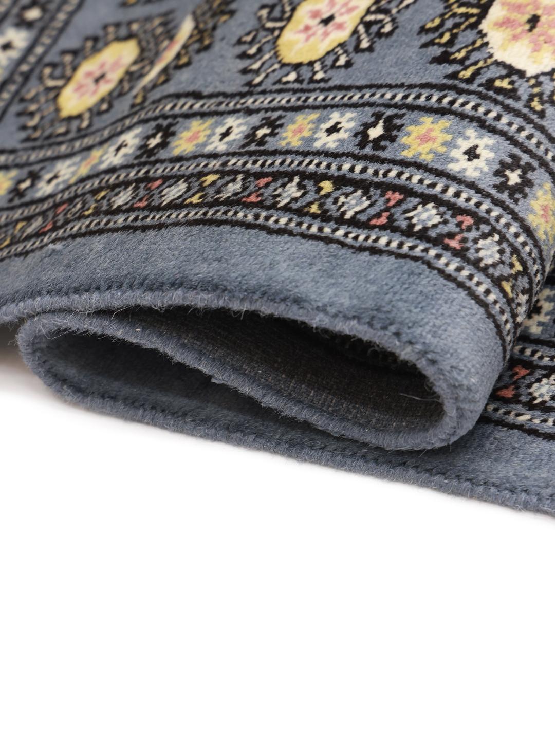 Handgeknoopt grijs Pakistan Bokhara tapijt met traditionele geometrische motieven