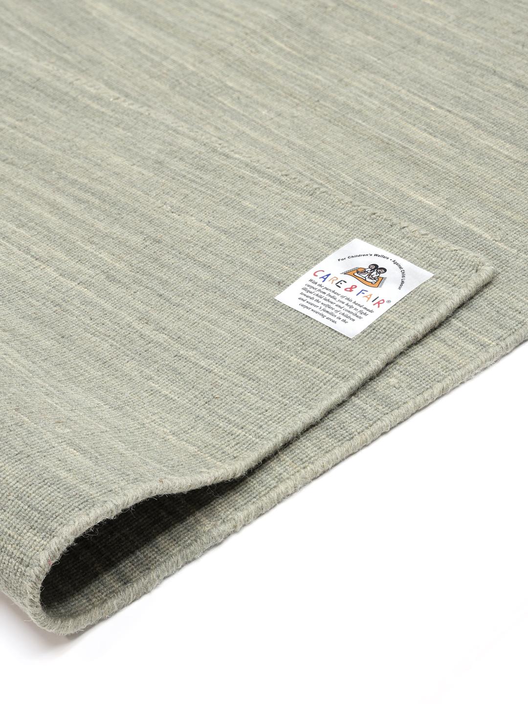 Tapis de couloir en laine vert clair