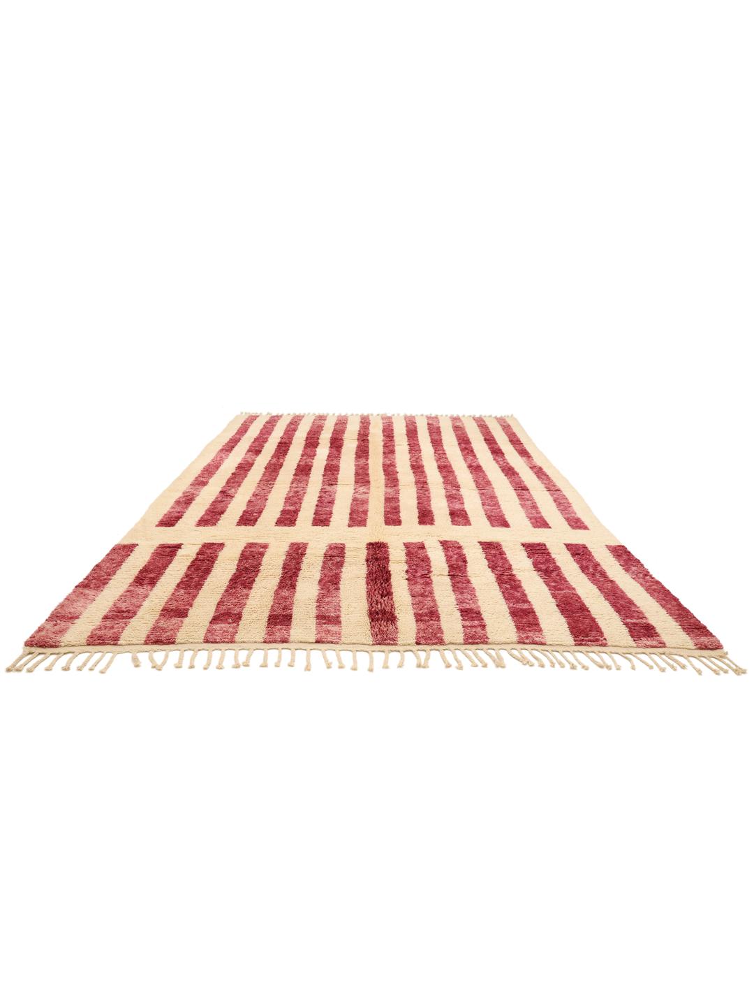 Handgeknoopt Berber Marokkaans tapijt met een streeppatroon in rood en beige