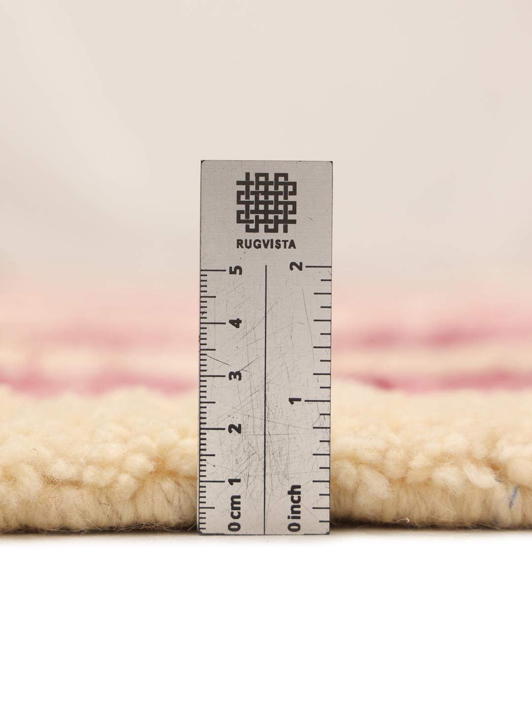 Handgeknoopt Berber Marokkaans tapijt met een streeppatroon in rood en beige