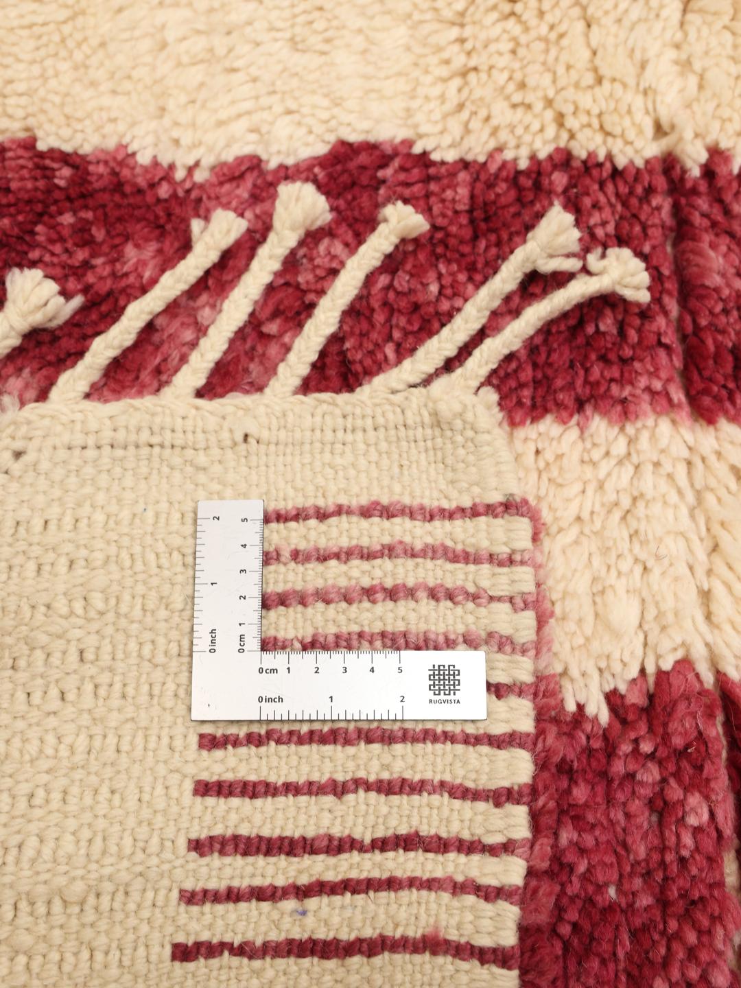 Handgeknoopt Berber Marokkaans tapijt met een streeppatroon in rood en beige