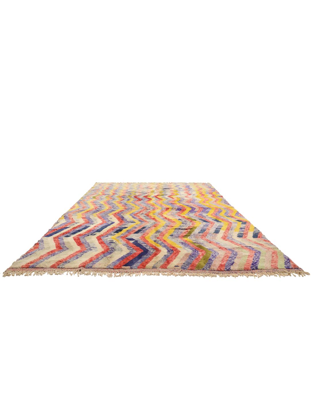 Handgeknoopt Marokkaans tapijt met een kleurrijk zigzagpatroon