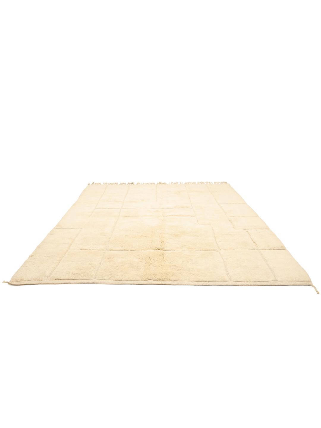 Handgeknoopt beige Marokkaans Beni Ouarain-tapijt met geometrisch reliëfpatroon