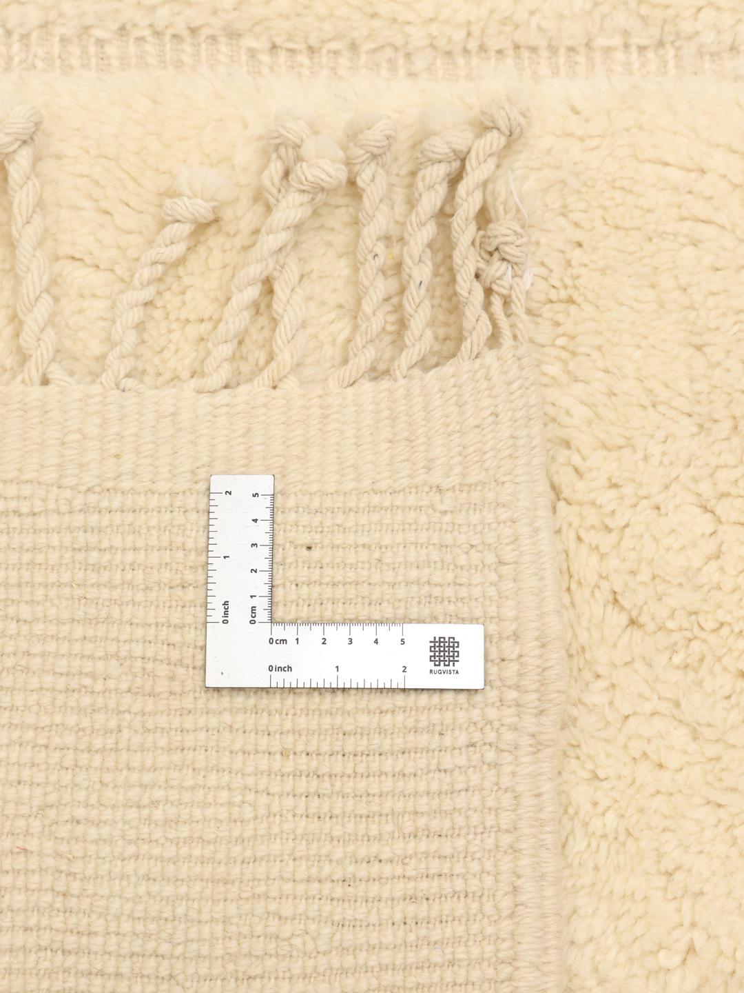Handgeknoopt beige Marokkaans Beni Ouarain-tapijt met geometrisch reliëfpatroon