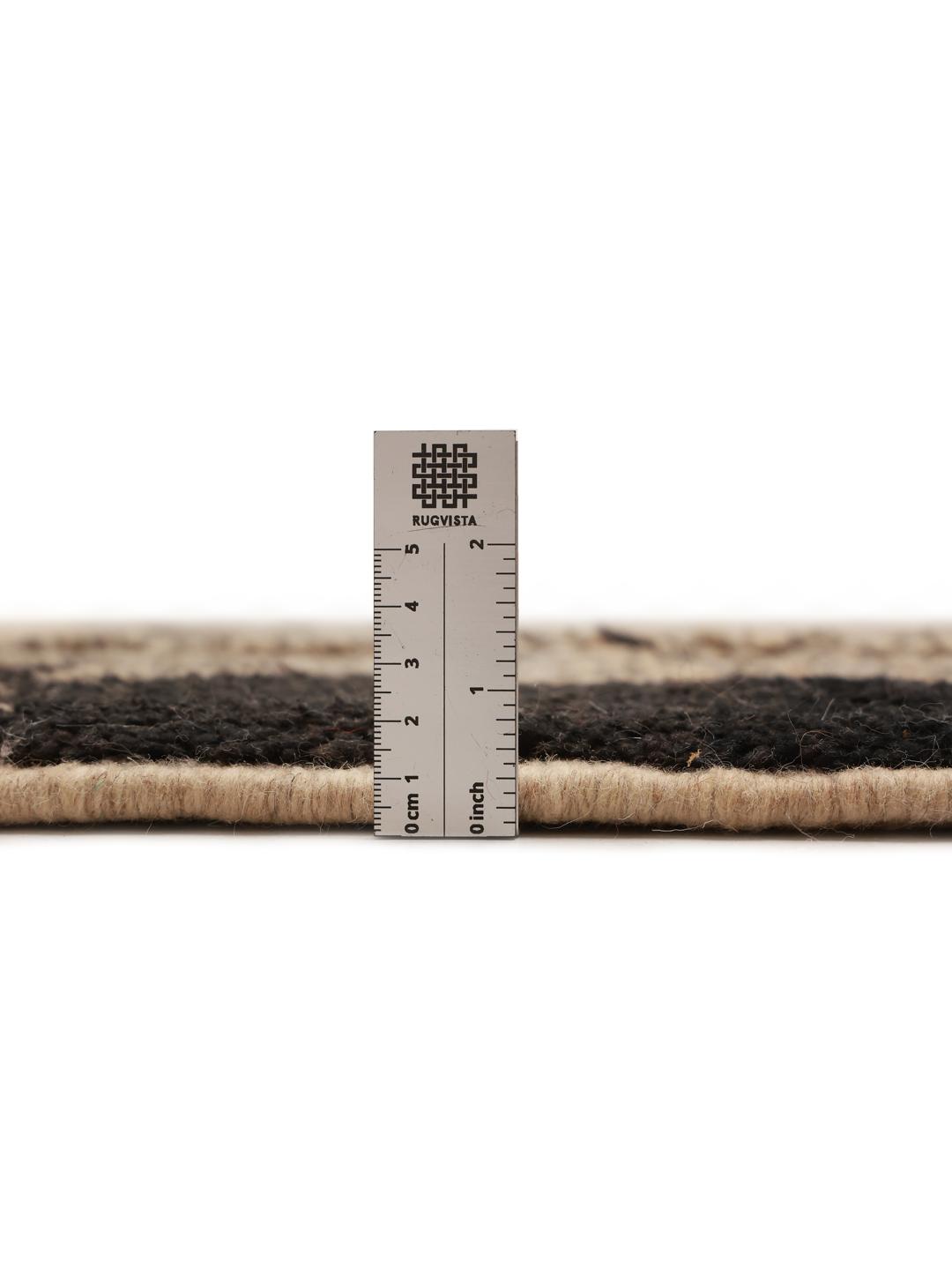 Met de hand geknoopt Berber Beni Ourain kleed uit Marokko met geometrische patronen in beige en donkergrijs