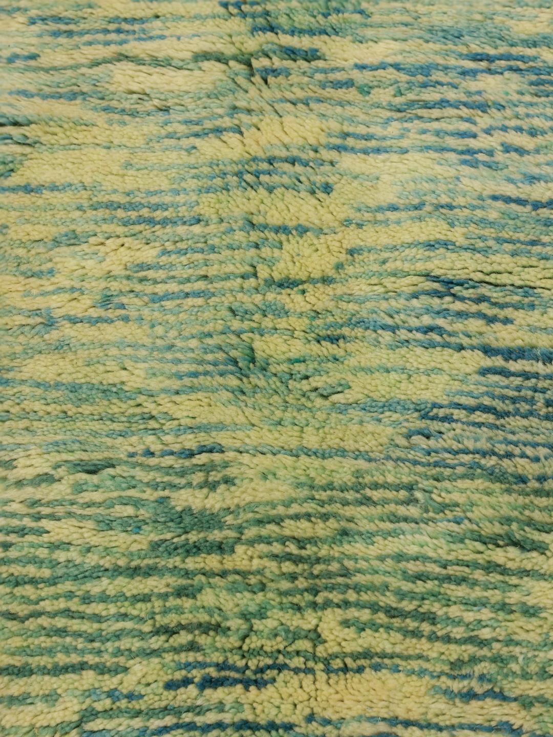 Handgeknoopt Berber Marokkaans tapijt met abstracte blauwe en groene tinten