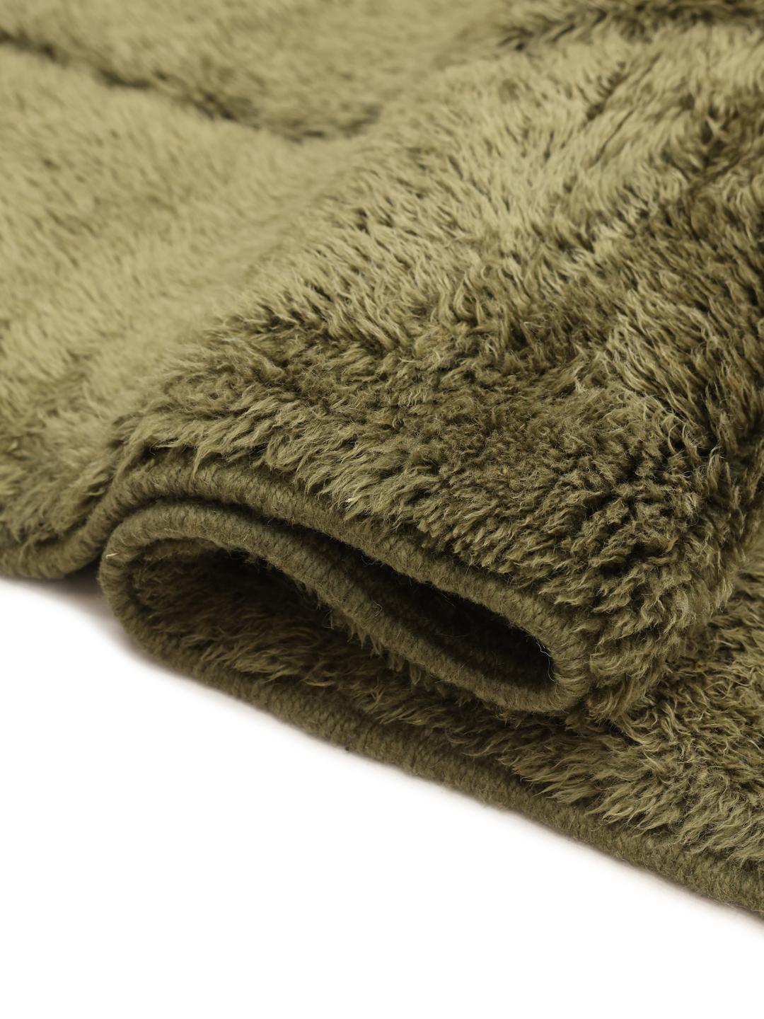 Tapis berbère Beni Ouarain noué à la main en vert avec des motifs géométriques