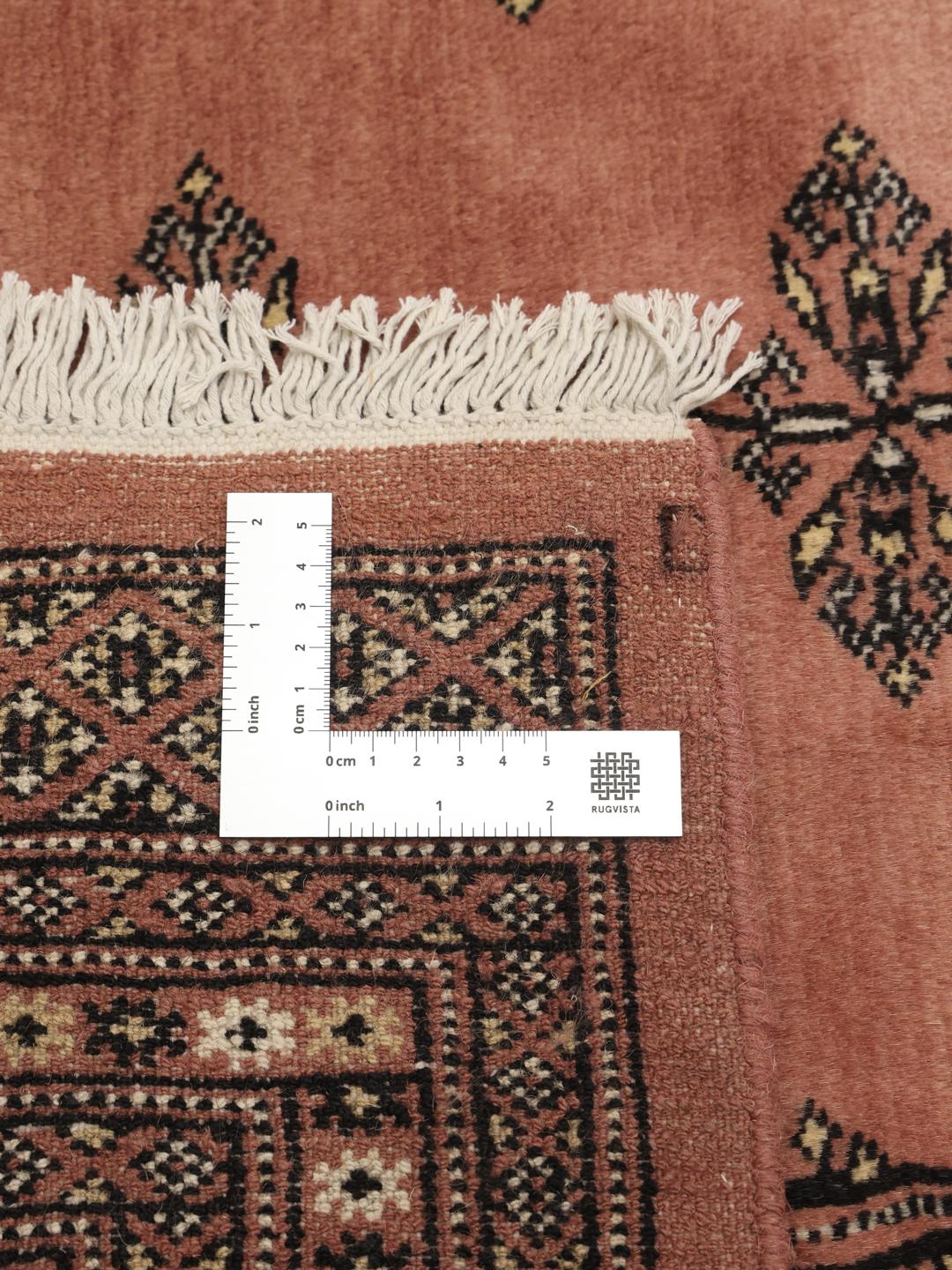 Handgeknoopt rood Bokhara-tapijt uit Pakistan met traditionele motieven