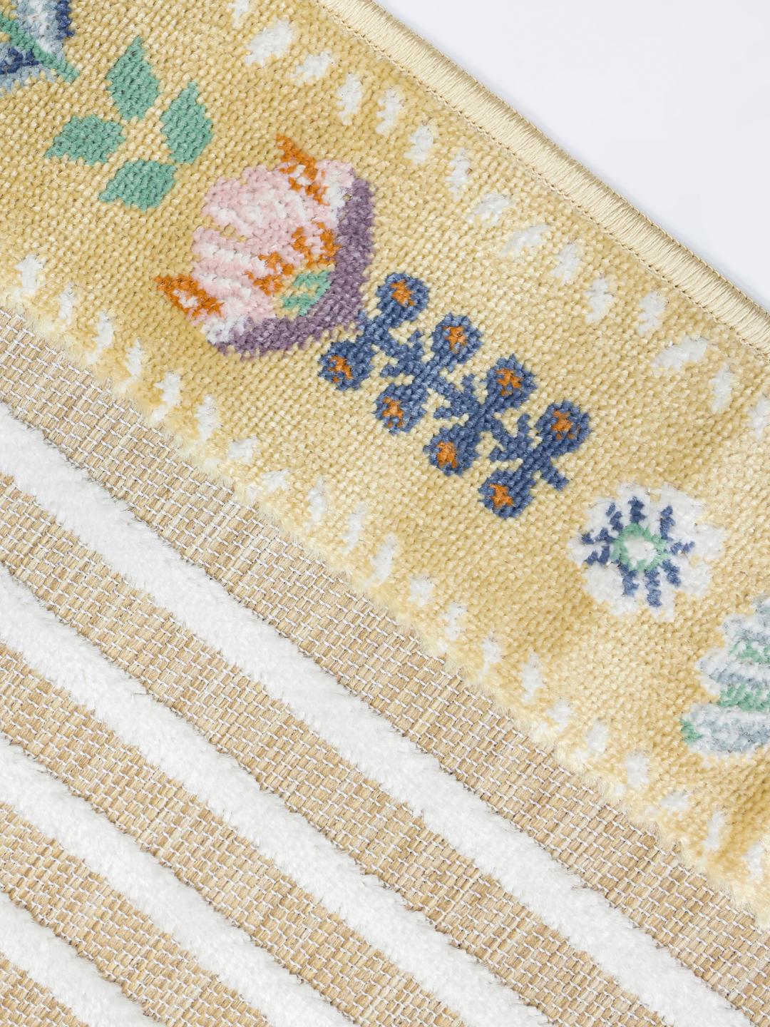 tapis jaune