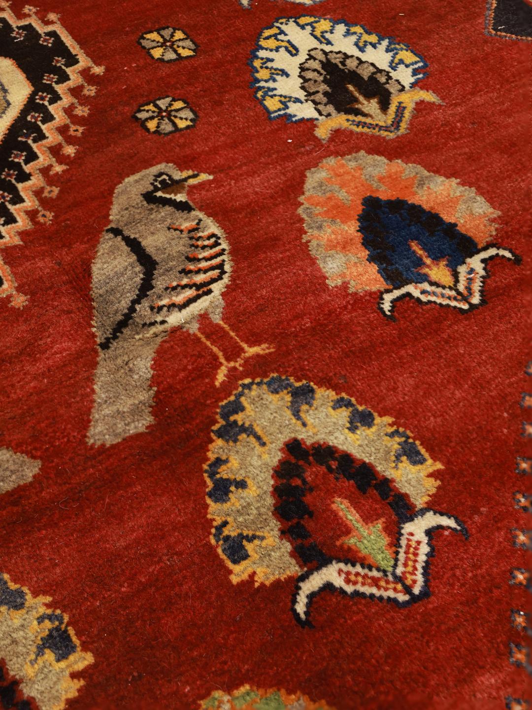 Hand-knotted Ghashghai rug from the Middle East in multicolor wool