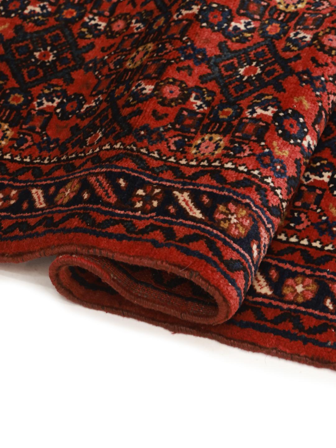Handgeknüpfter Hamadan Läufer in Dunkelrot mit traditionellen Mustern