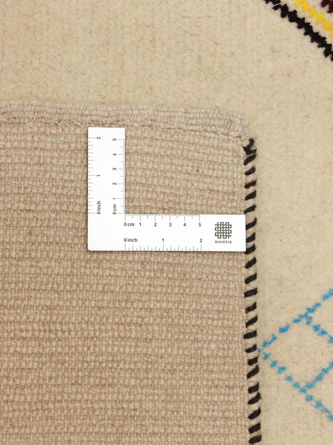 Håndknyttet beige marokkansk Berber-tæppe med farverige geometriske symboler