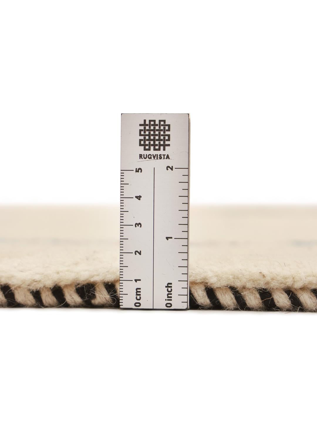 Handgeknoopt Marokkaans Berber-tapijt in beige met geometrische symbolen