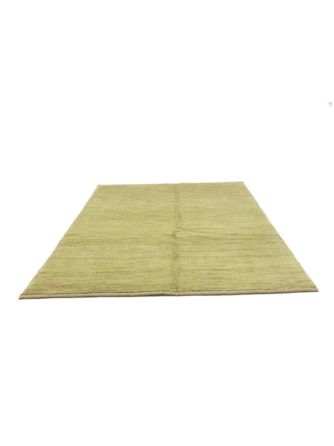 Tapis Gabbeh noué à la main originaire du Moyen-Orient en vert clair