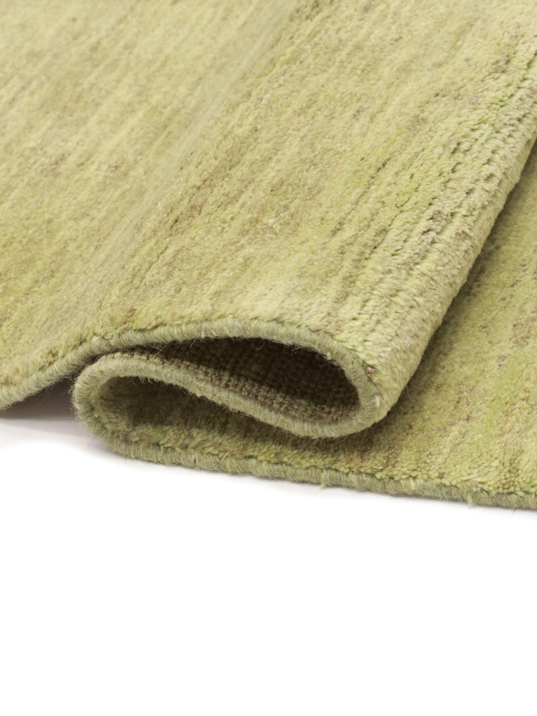 Tapis Gabbeh noué à la main originaire du Moyen-Orient en vert clair