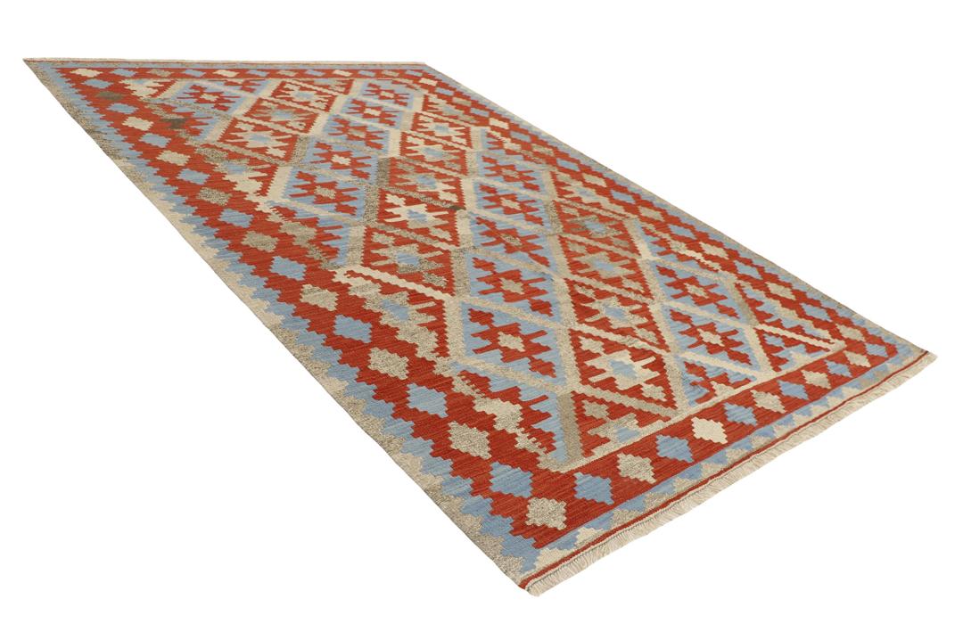Tapis Kilim Qashqai en laine tissé à la main, rouge et bleu, avec des motifs géométriques du Moyen-Orient