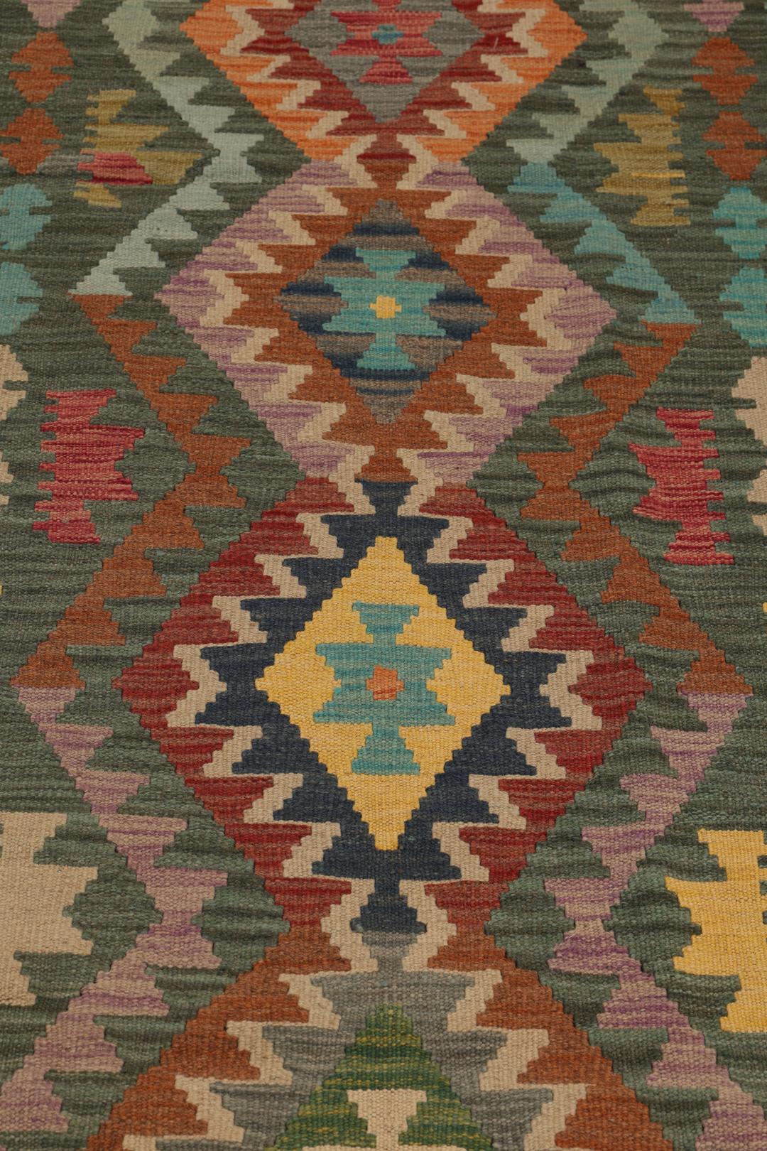 Runner Kelim afghano tessuto a mano in multicolor con motivi geometrici
