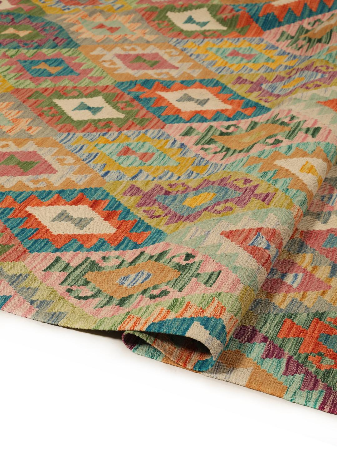 Tapis Kelim afghan tissé à la main avec un motif géométrique en losange coloré