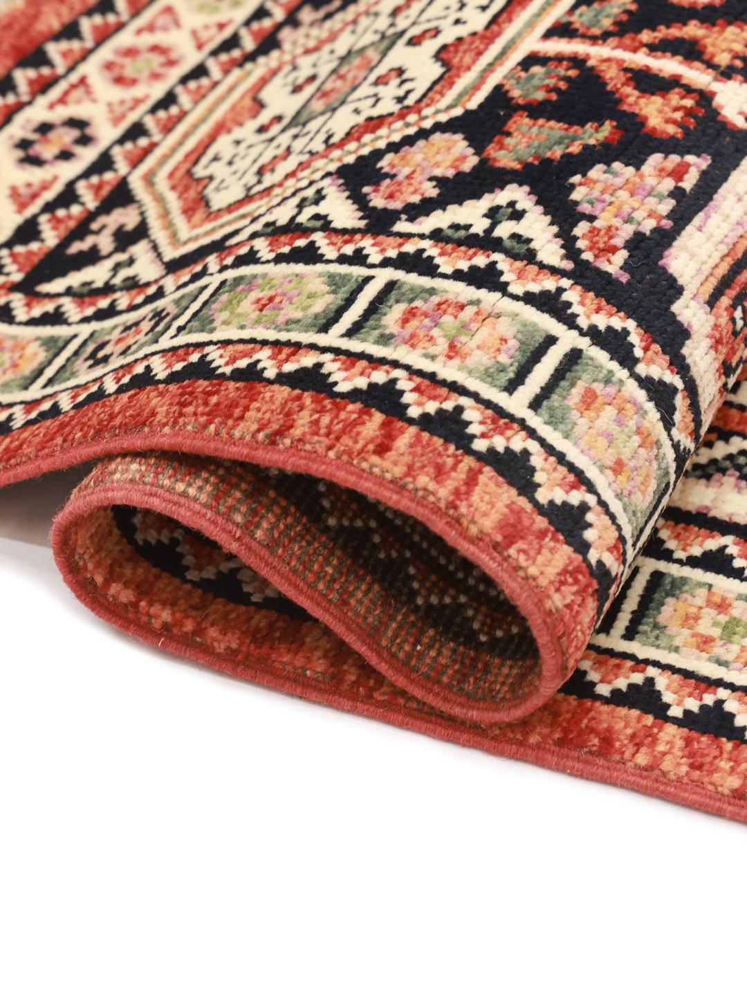 Tapis Kazak noué main originaire d'Afghanistan en rouge et bleu foncé