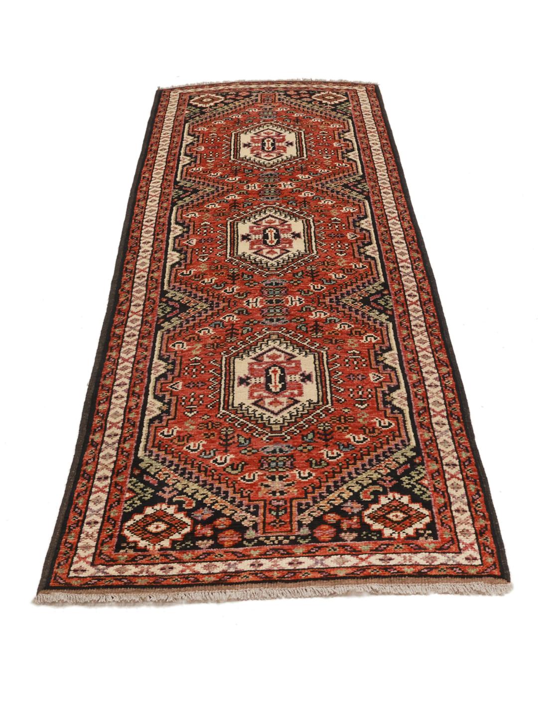 Handgeknüpfter Kazak-Läufer aus dem Nahen Osten aus roter und schwarzer Wolle