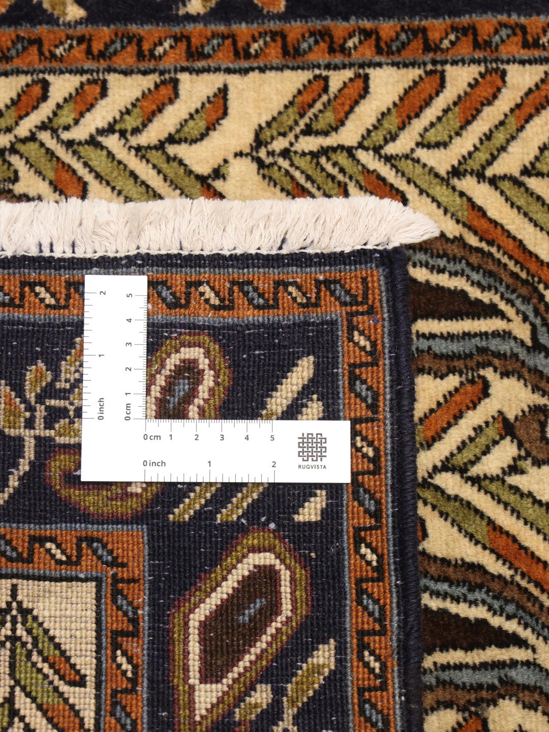 Håndknyttet Afshar Shahre Babak-tæppe med indviklede stammemotiver i beige og mørkeblå.