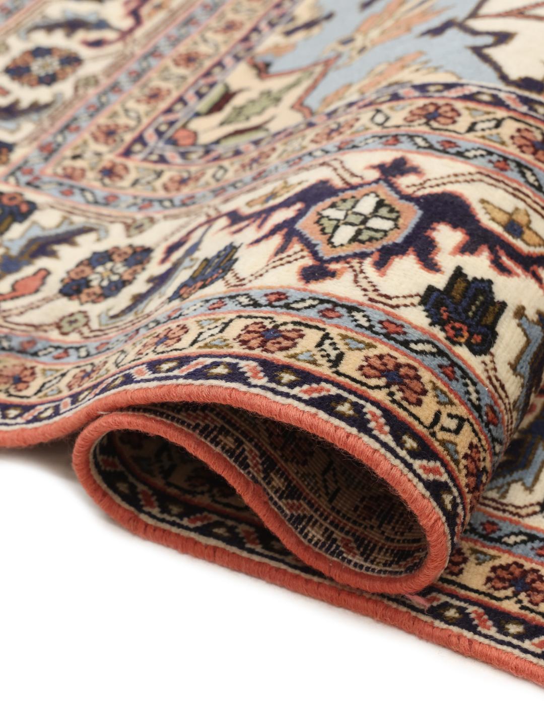 Handgeknoopt Ardebil-tapijt uit het Midden-Oosten in tinten rood, blauw en crème
