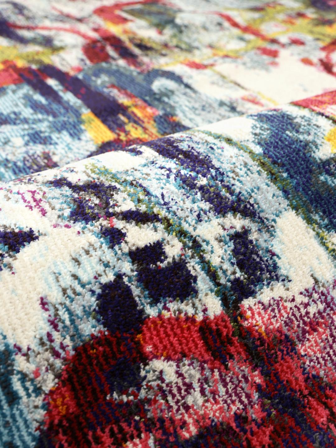 Multicolor vloerkleed met een abstract patroon