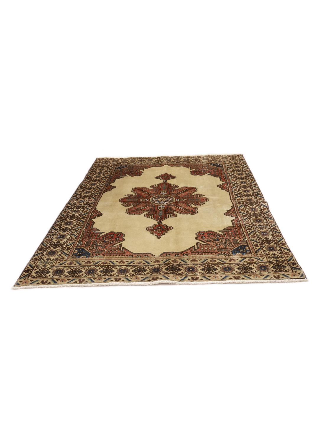 Handgeknoopt beige Tabriz tapijt met decoratief medaillon uit het Midden-Oosten