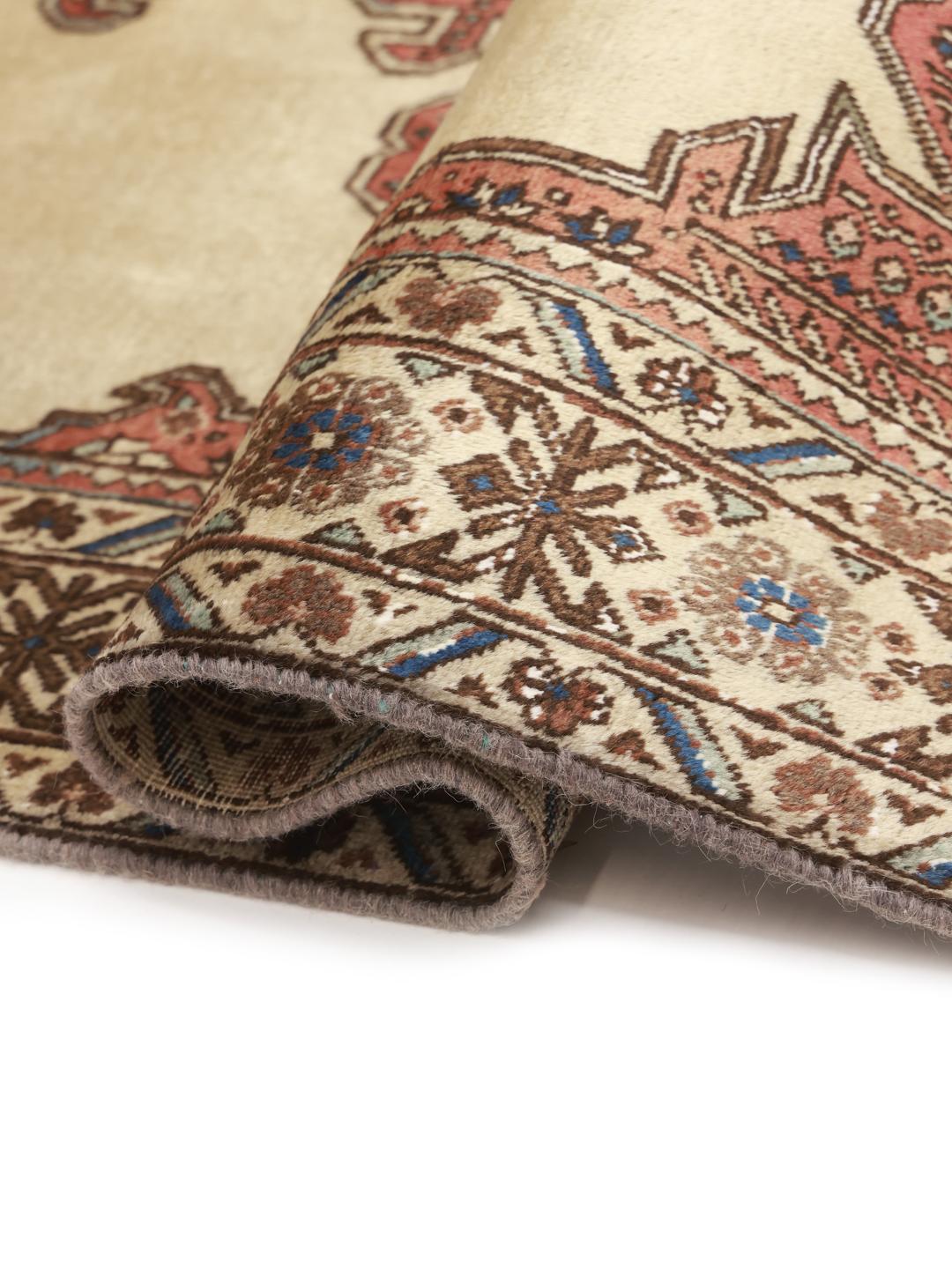 Handgeknoopt beige Tabriz tapijt met decoratief medaillon uit het Midden-Oosten
