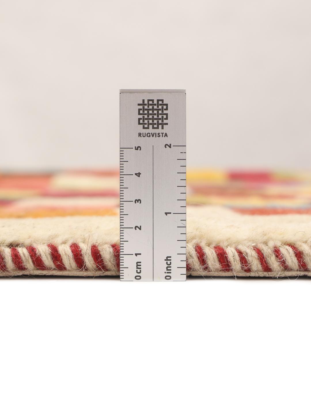 Handgeknoopt Gabbeh-tapijt uit het Midden-Oosten in meerkleurige wol.