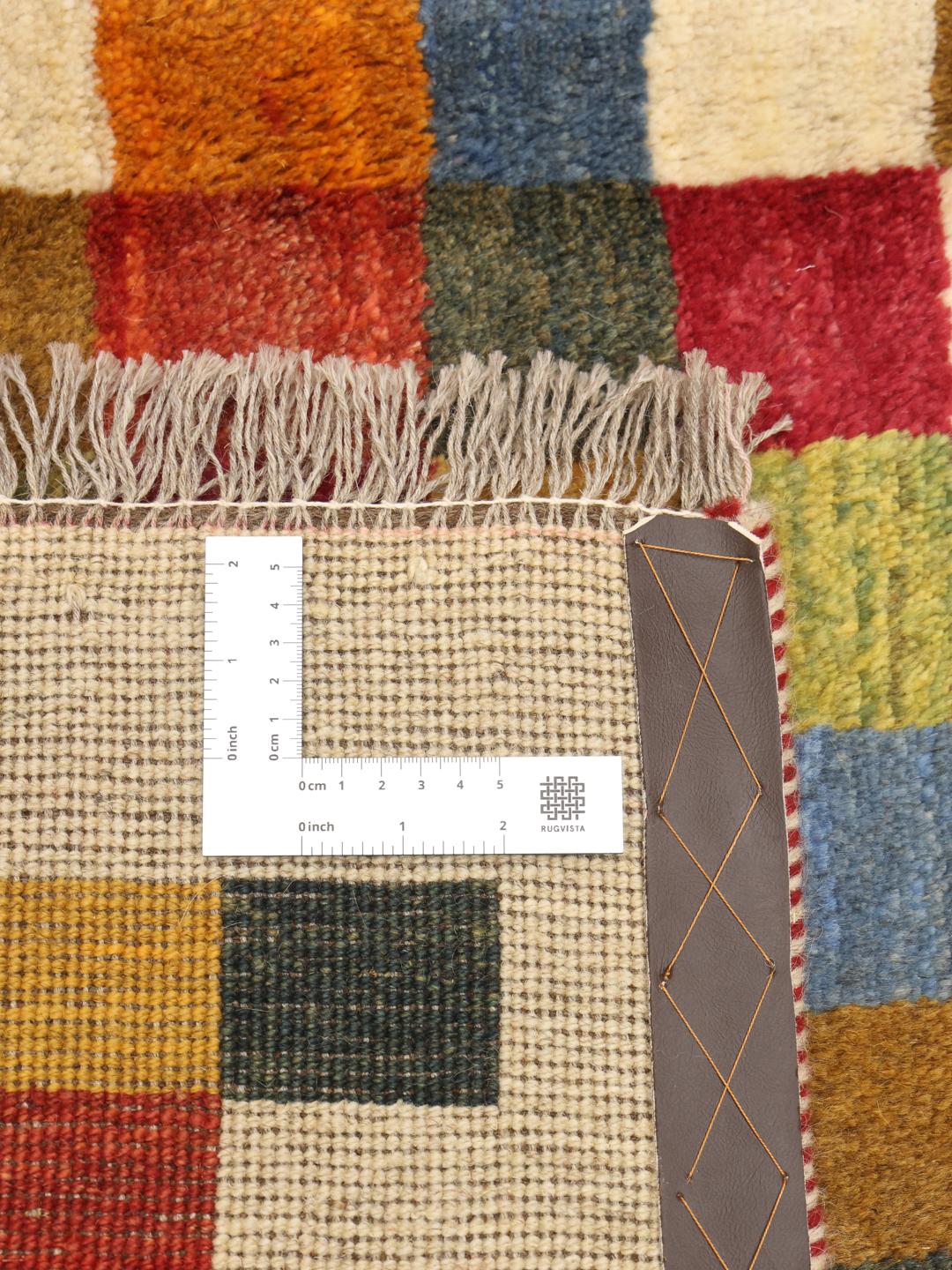 Handgeknoopt Gabbeh-tapijt uit het Midden-Oosten in meerkleurige wol.