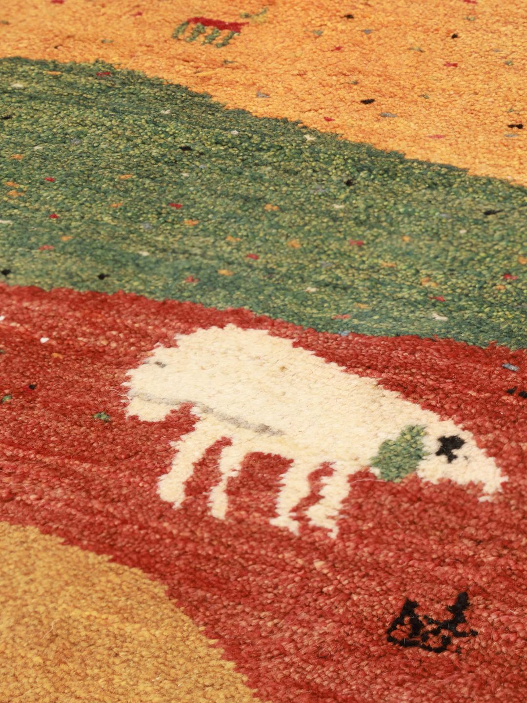 Handgeknoopt Gabbeh-tapijt uit het Midden-Oosten met een meerkleurig pastoraal ontwerp