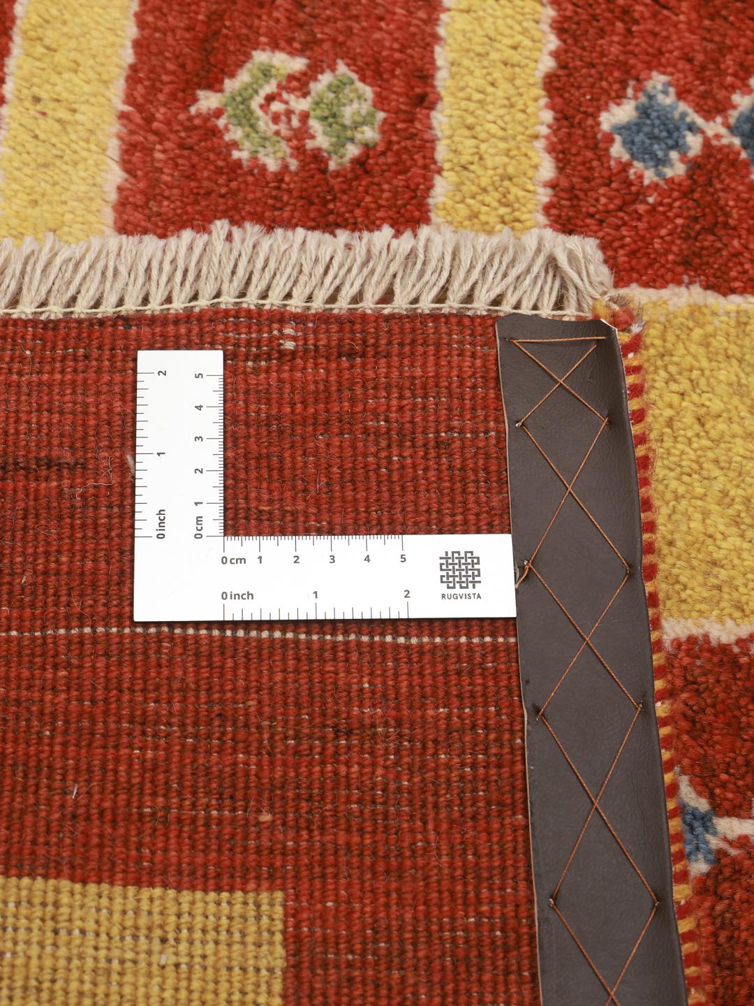 Handgeknoopt Gabbeh tapijt uit het Midden-Oosten in geel en rood