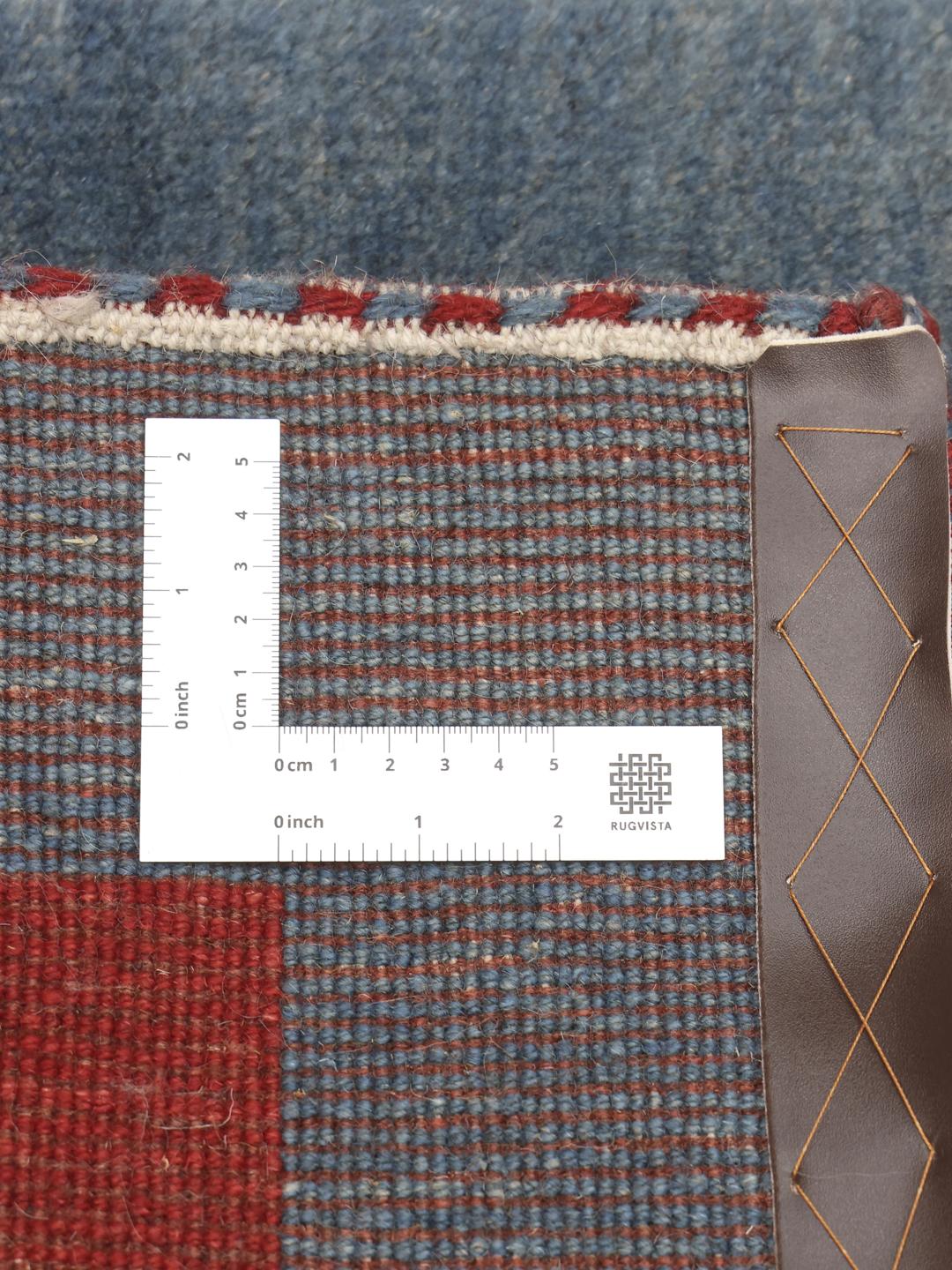 Handgeknoopt Gabbeh-tapijt met diermotieven in rood en blauw uit het Midden-Oosten