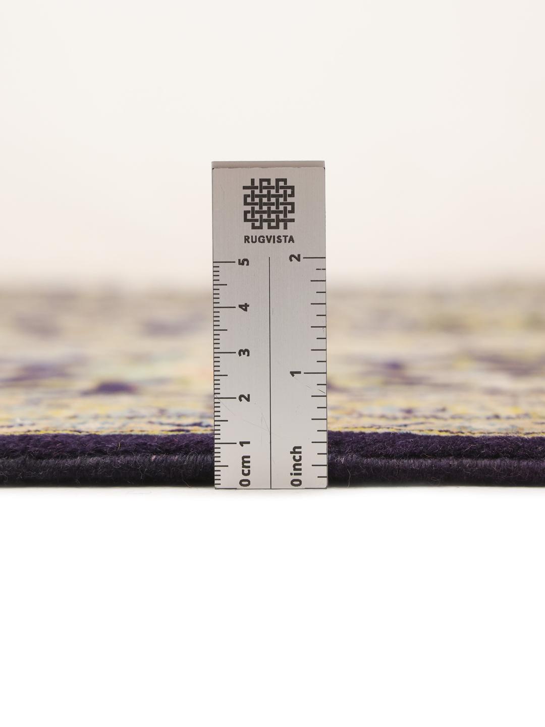 Handgeknoopt Keshan-tapijt uit het Midden-Oosten met een donkerblauw bloemmotief