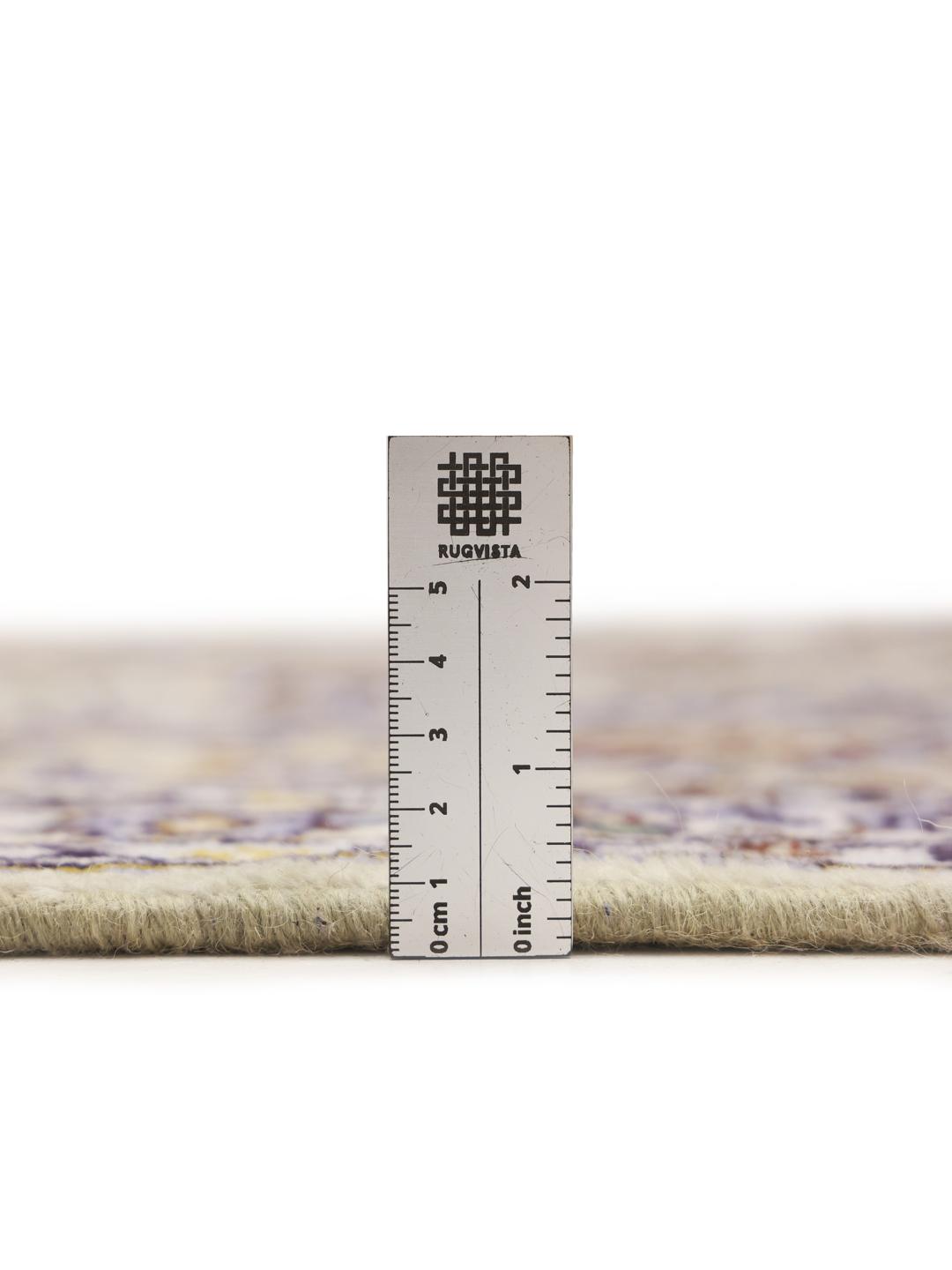 Handgemaakt Keshan-tapijt met beige en blauwe bloempatronen uit het Midden-Oosten