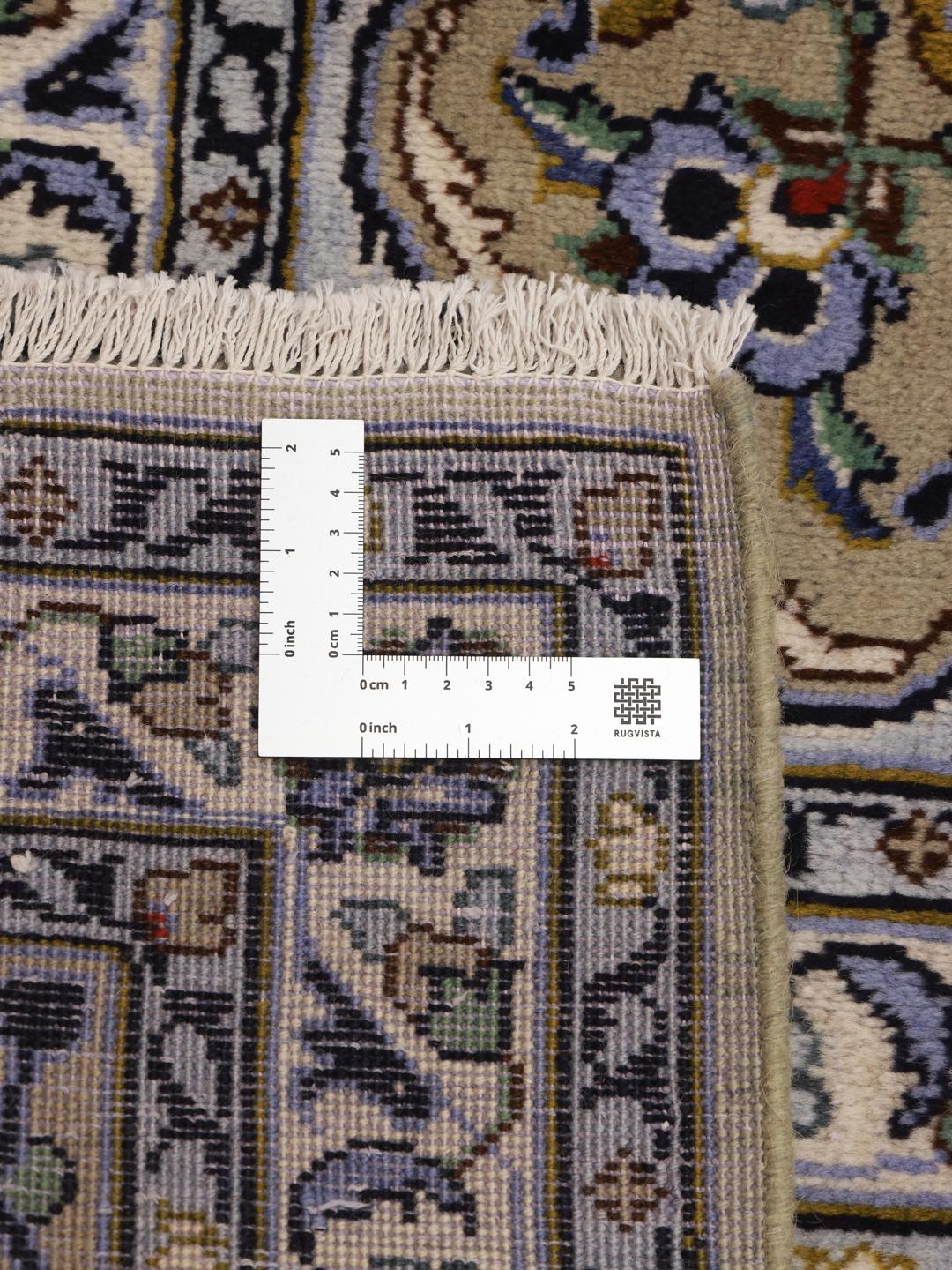 Handgemaakt Keshan-tapijt met beige en blauwe bloempatronen uit het Midden-Oosten