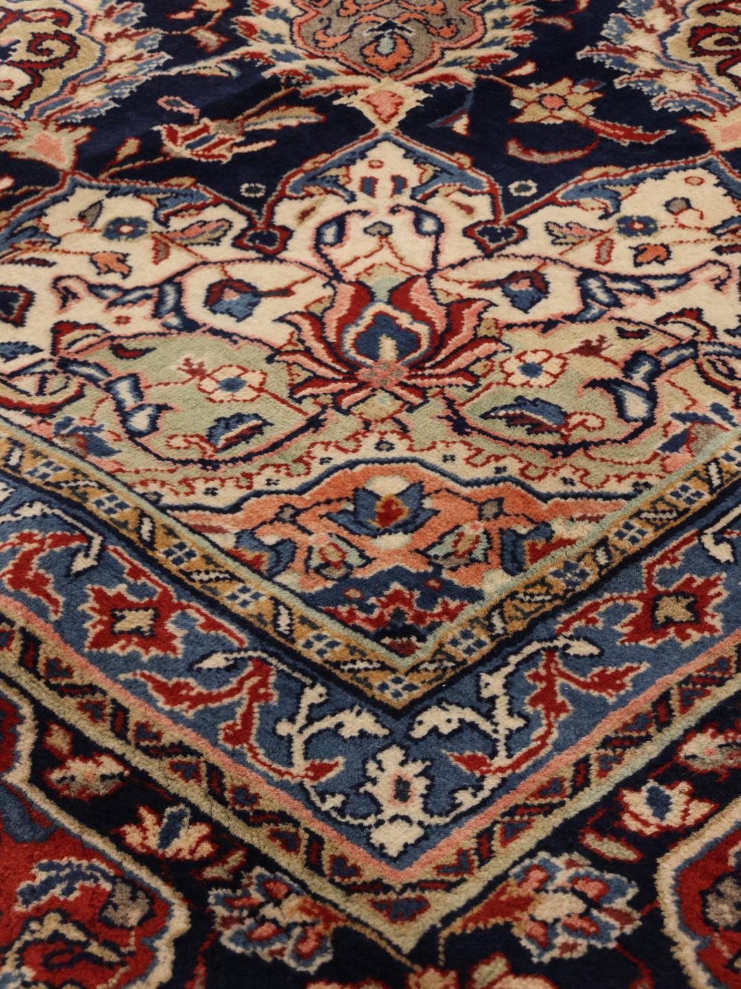 Mashad tæppe fra Mellemøsten i mørkeblå og beige
