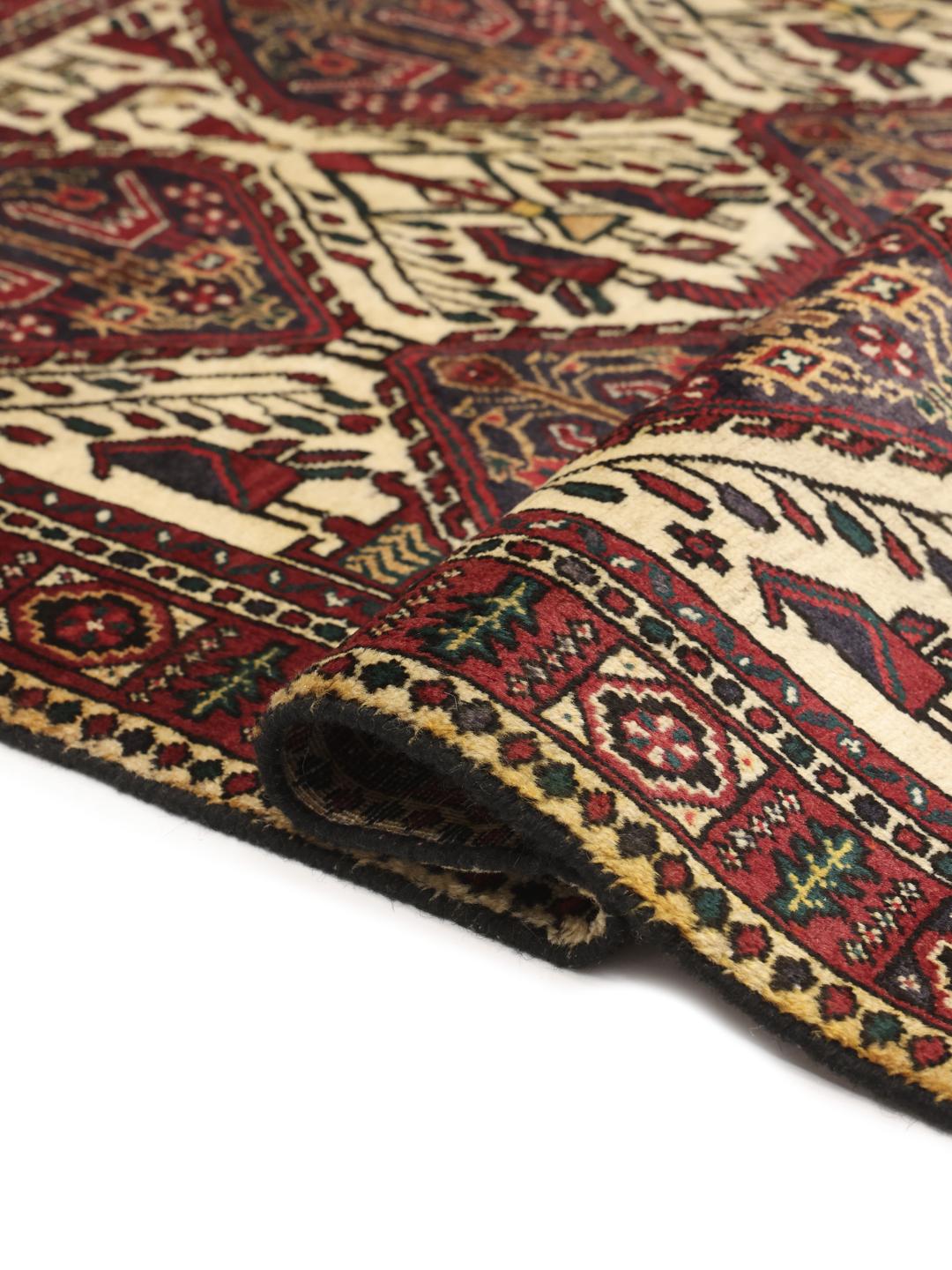 Handgeknoopt Afshar Shahre Babak vloerkleed met complexe geometrische motieven in rode en beige tinten
