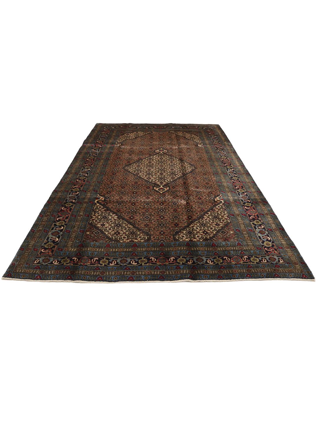 Tapis Ardebil noué à la main originaire du Moyen-Orient dans des tons marron et bleu foncé.
