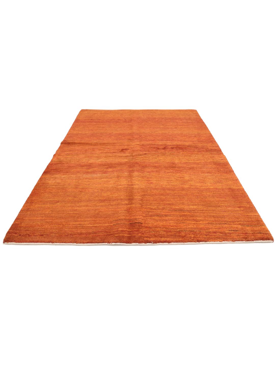 Tapis Gabbeh noué à la main originaire du Moyen-Orient dans des tons rouges