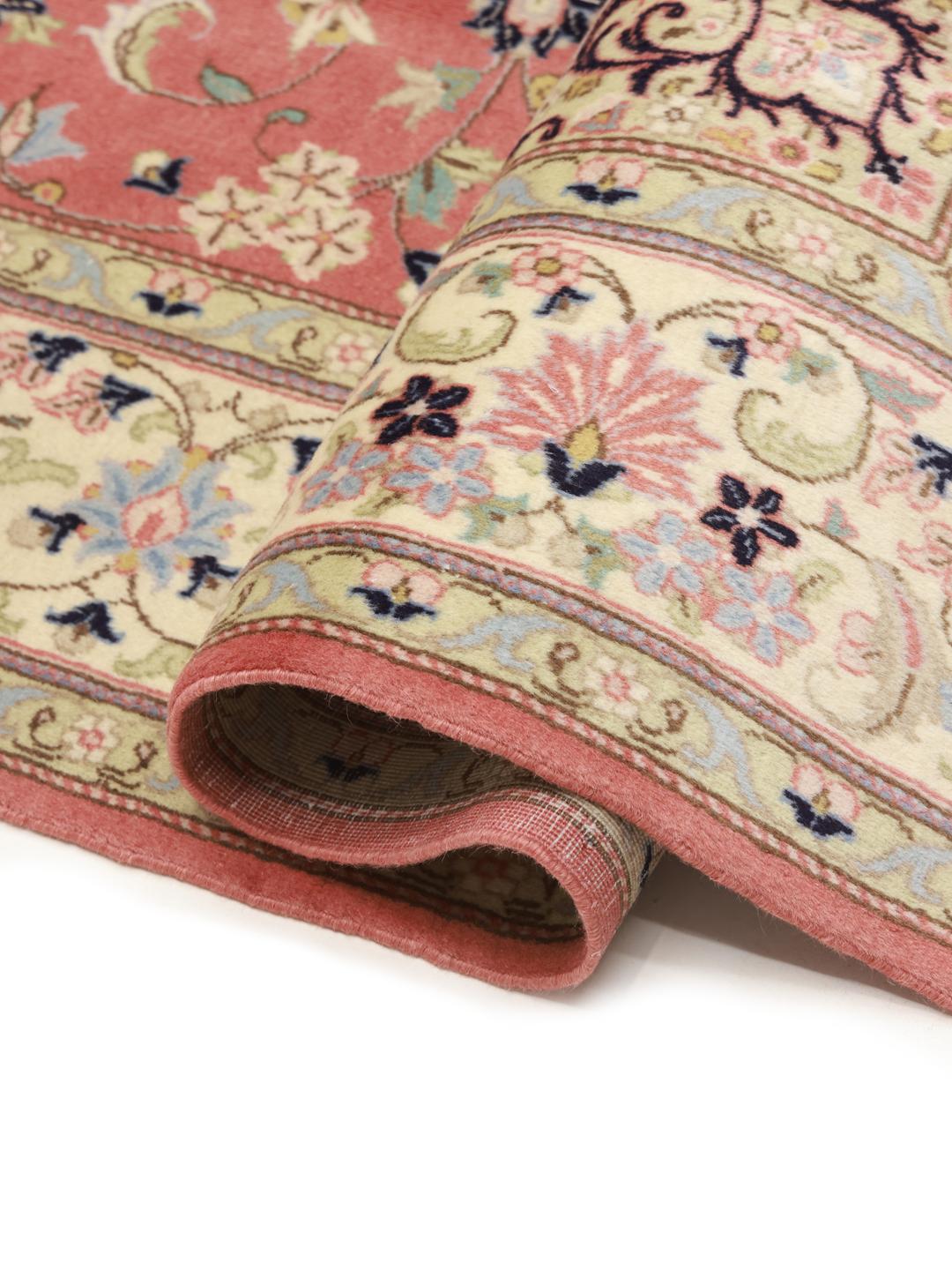 Handgeknoopt Nain vloerkleed in roze en beige
