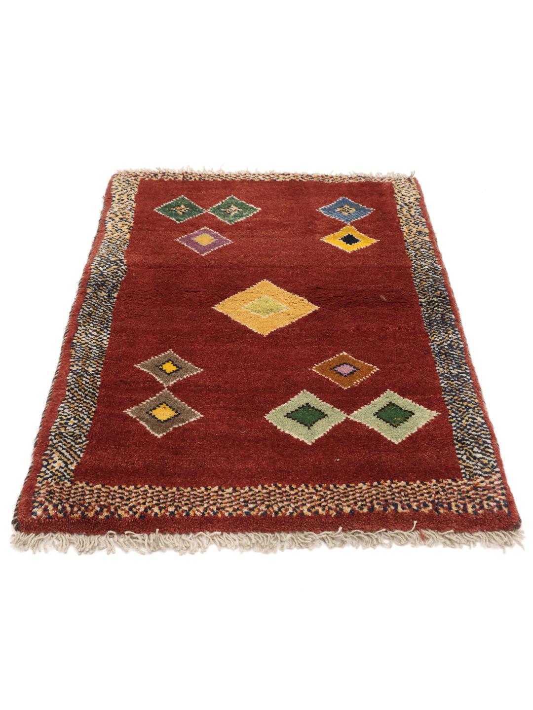 Tapis Gabbeh noué à la main avec un fond rouge et des motifs de losanges colorés