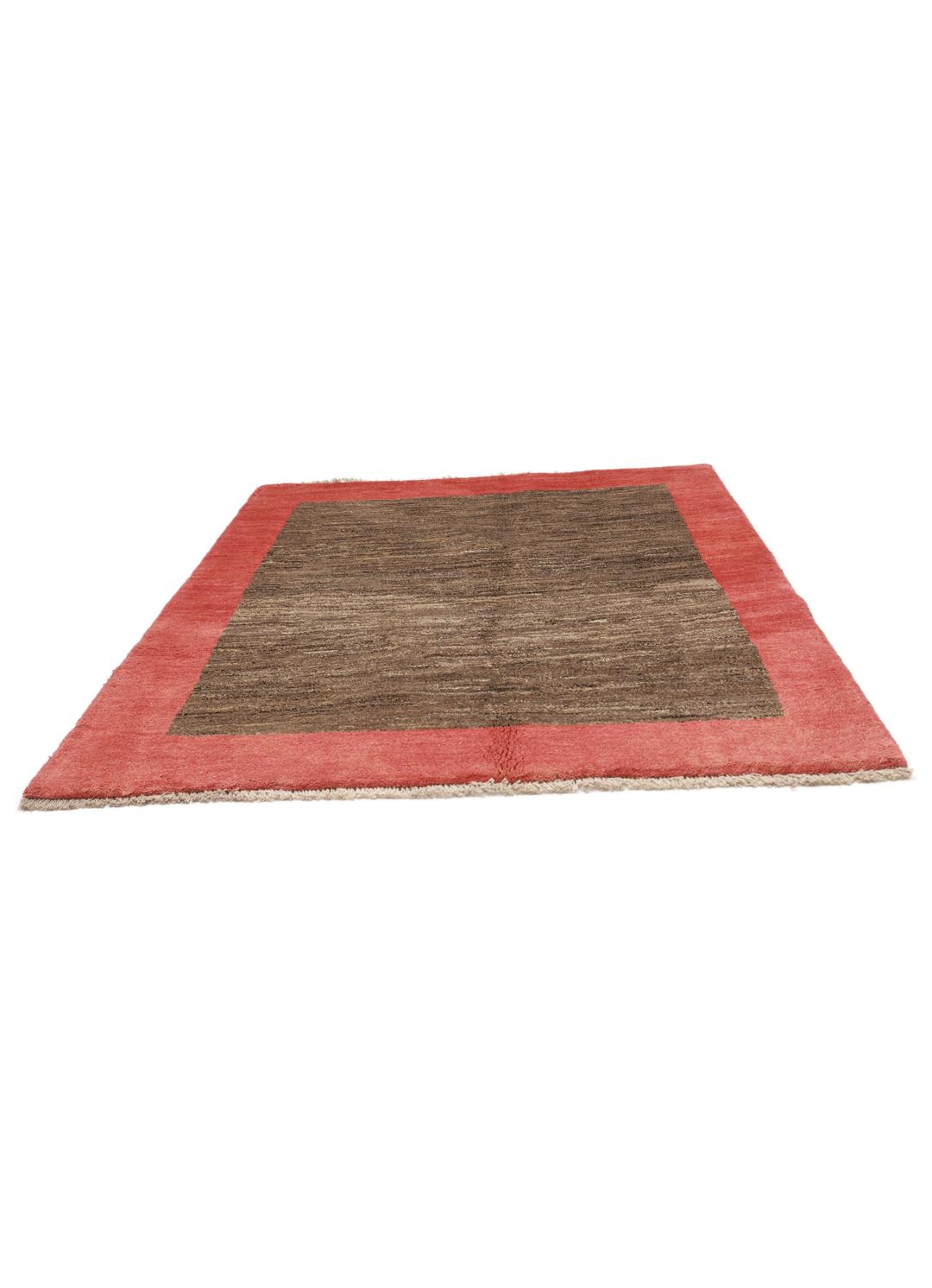 Tapis Shabargan Gabbeh noué à la main dans des tons rouge profond et marron