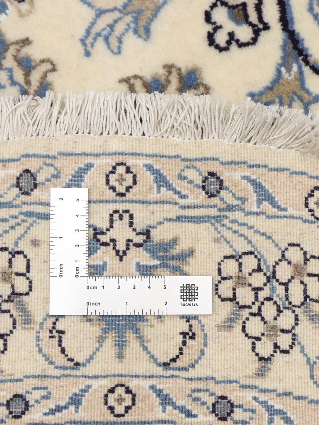 Rond Nain-tapijt uit het Midden-Oosten met bloemmotieven in blauw en wit