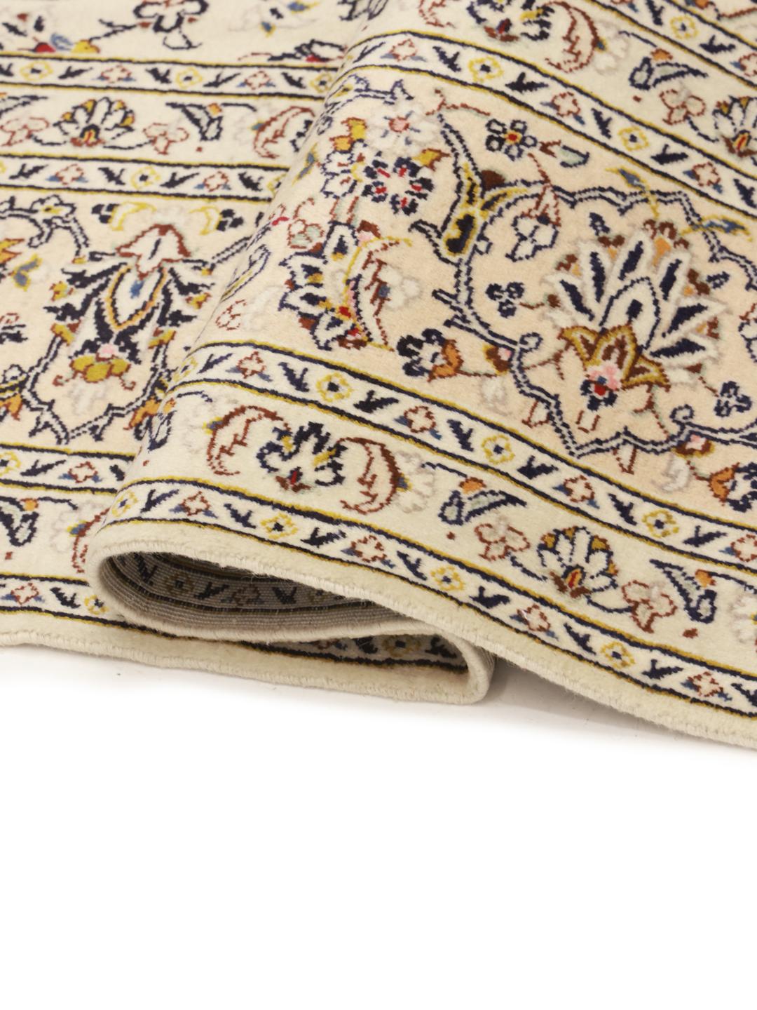 Handgeknoopt Keshan-tapijt uit het Midden-Oosten in beige