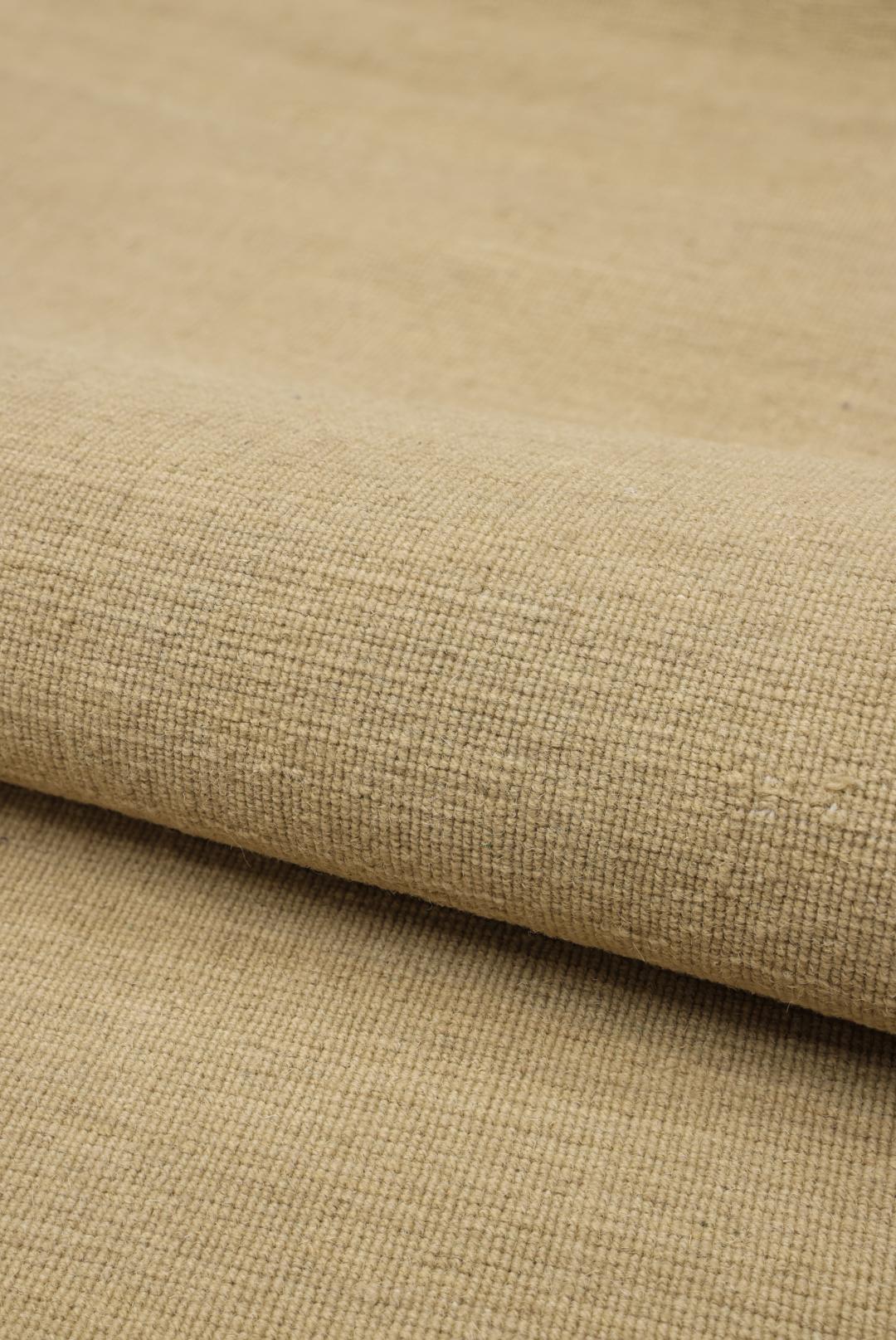 Beige loper