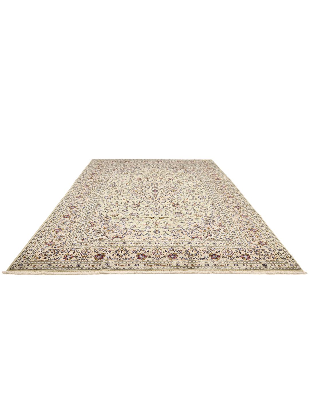 Handgeknoopt beige Keshan-tapijt uit het Midden-Oosten