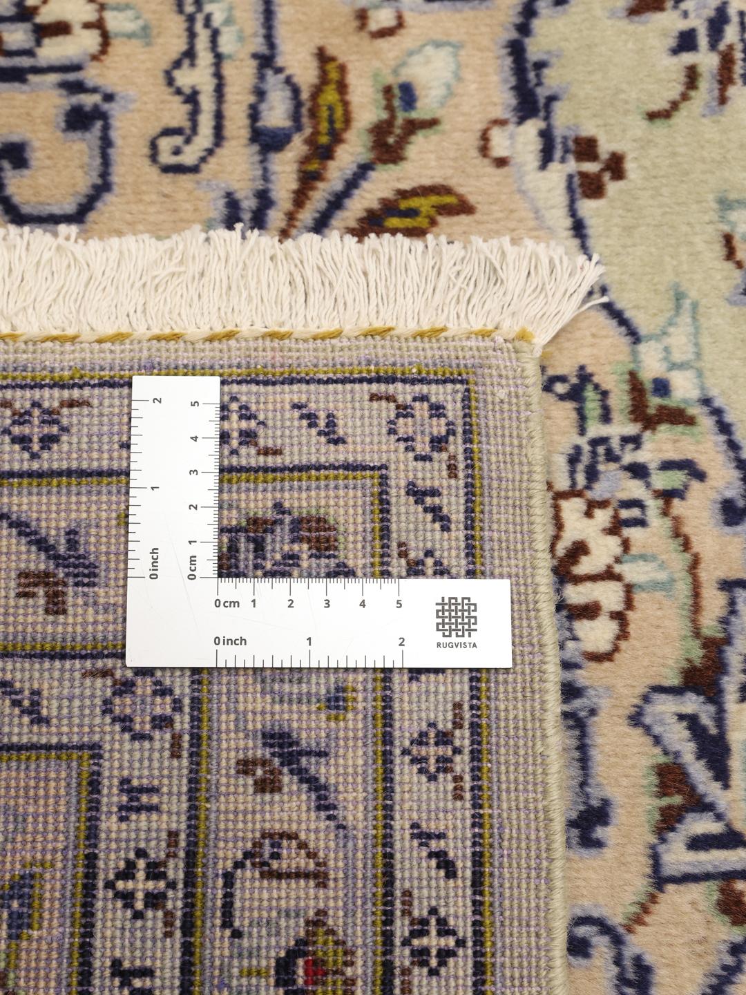 Handgeknoopt beige Keshan-tapijt uit het Midden-Oosten