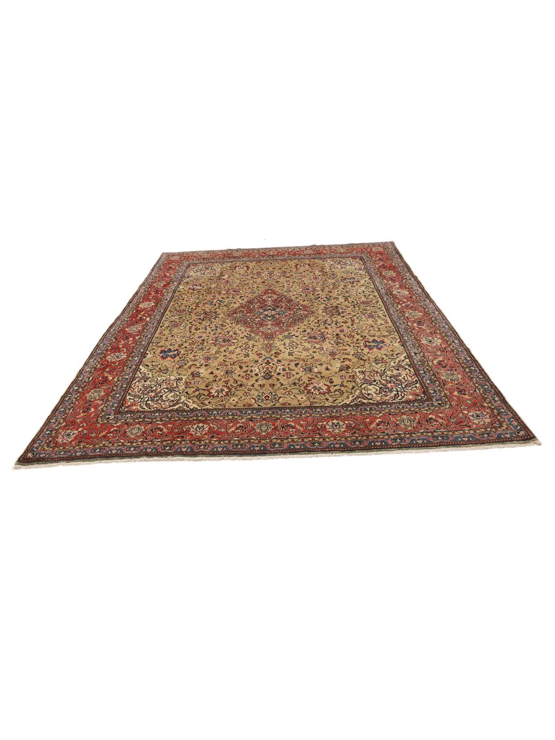 Handgeknoopt Sarough-tapijt uit het Midden-Oosten met een bloemenmedaillon in beige en rood.
